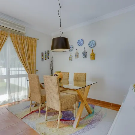 Casa Milagre - A Poucos Kms Da Sra Da Rocha アパート *