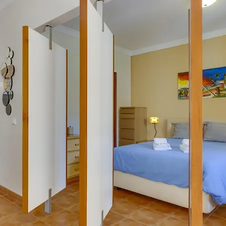 Casa Milagre - A Poucos Kms Da Sra Da Rocha